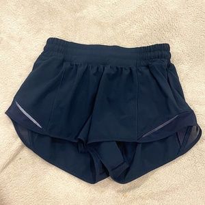 Lululemon Hotty Hot Short II *2.5" TRUE NAVY -- NWOT